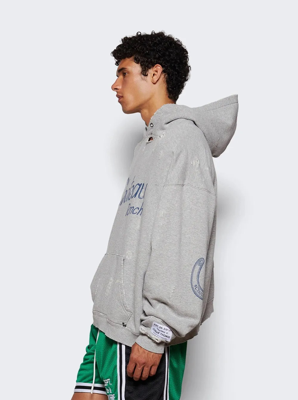 GALLERY DEPT. CHATEAU RANCH HOODIE/HEATER GRAY Horseshoe Winery Splashed Ink Destroyed Hoodie Washed Gray S-XL Assute Reactive Dyes Ready-made Horseshoe Fading Process Post-Fry Color Processing Super Heavy and Cumbersome Too Many Cuts and Hanging Wormhole Destruction Process➕Hand-Splashed Ink Very Time-consuming and Labor-intensive Correct Version Original Main Mark➕Large Main Mark➕Yellow Wash Mark The original BOXY short and wide version has not been changed at all. God-cut. Authentic level printing process. Post-washing treatment to show natural aging effect.